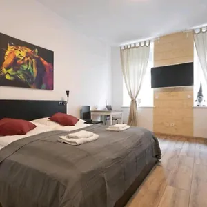 Apartment, Modern Und Neu Renoviert וינה